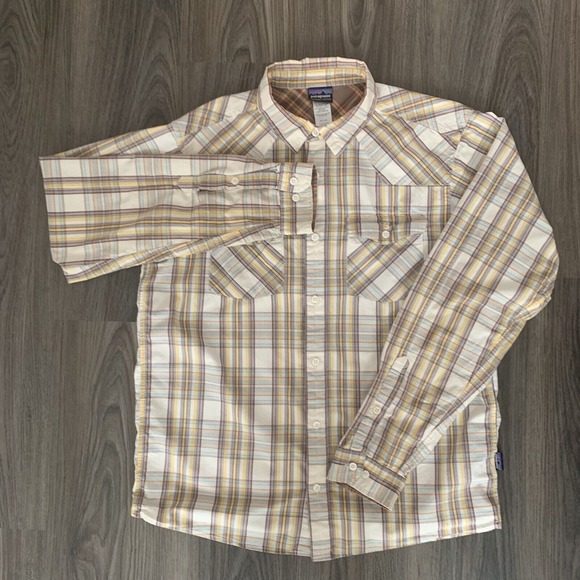 Patagonia Organic Cotton Tan Plaid Button Up Long Sleeve Men's M flaw* - Picture 2 of 7